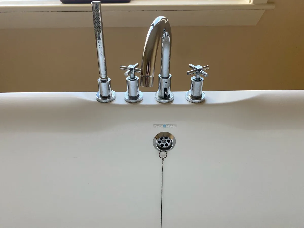 Freestanding bath - Image 2