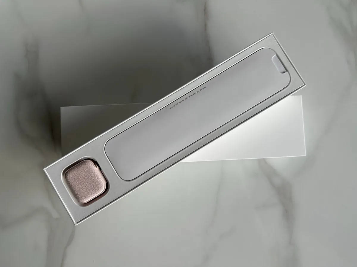 Apple Watch Series 4 40mm Gold - Image 3