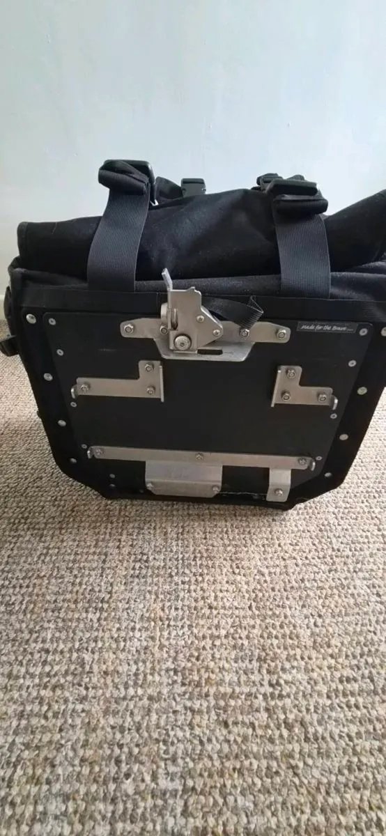 Bumot Xtremada soft panniers for Original BMW rack - Image 4