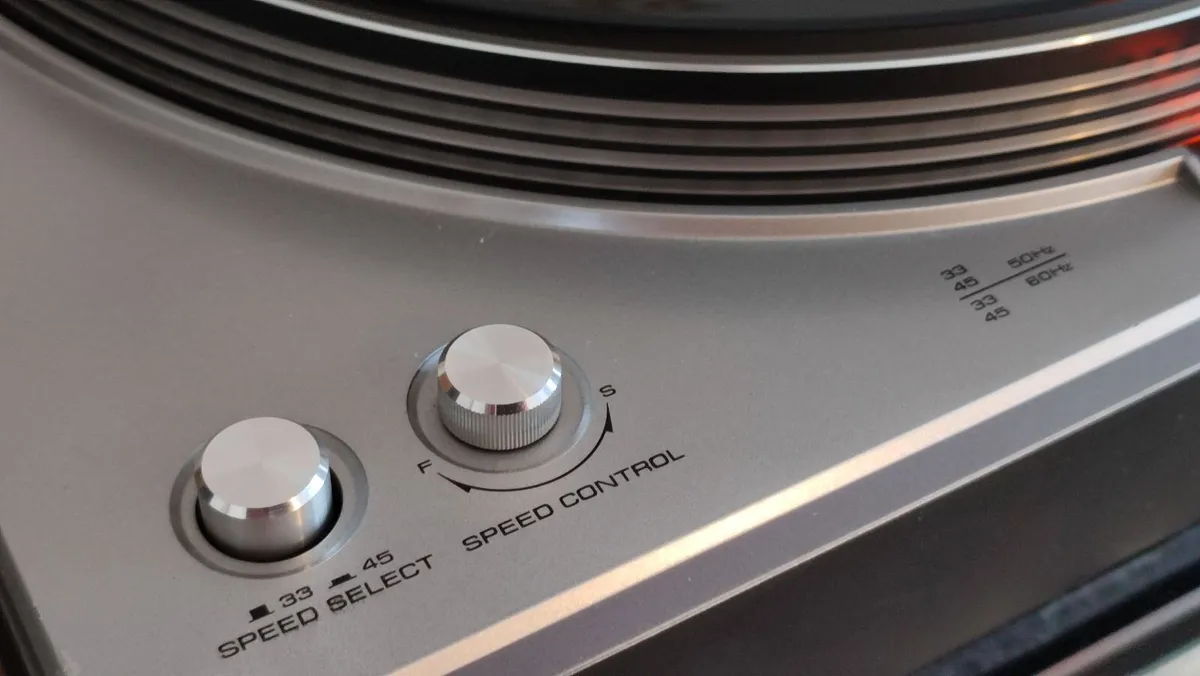 TOSHIBA SR-F335,FullAuto DirectDrive turntable.VGC - Image 2