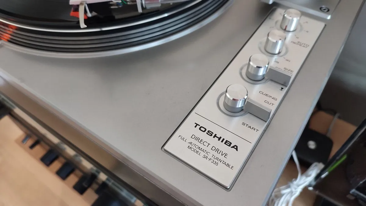 TOSHIBA SR-F335,FullAuto DirectDrive turntable.VGC - Image 4