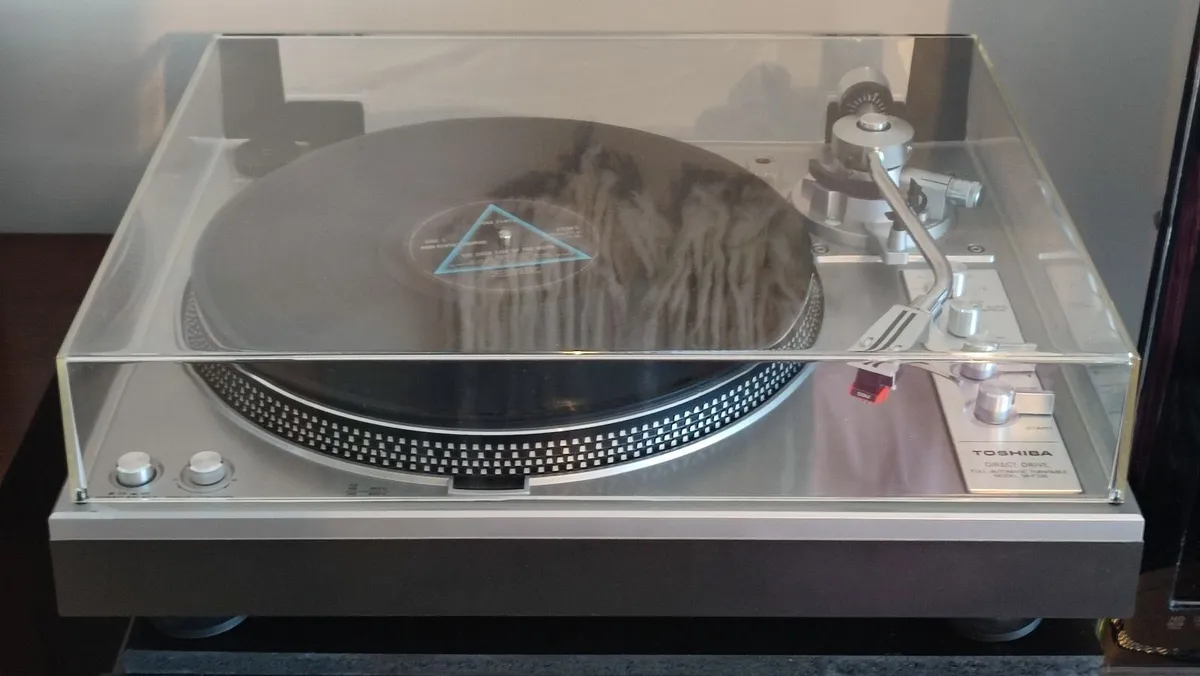 TOSHIBA SR-F335,FullAuto DirectDrive turntable.VGC - Image 1