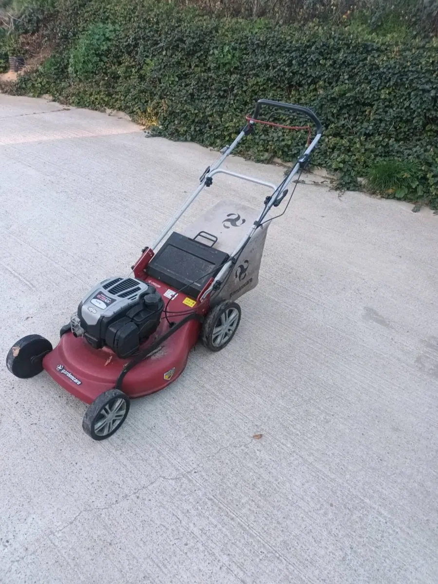 Lawn mower - Image 1