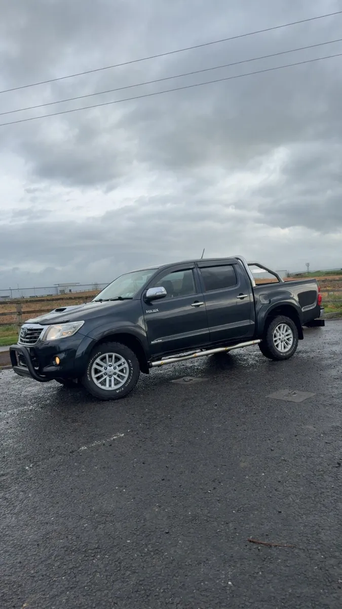 Toyota Hilux Invincible - Image 1
