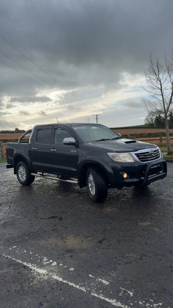 Toyota Hilux Invincible - Image 2