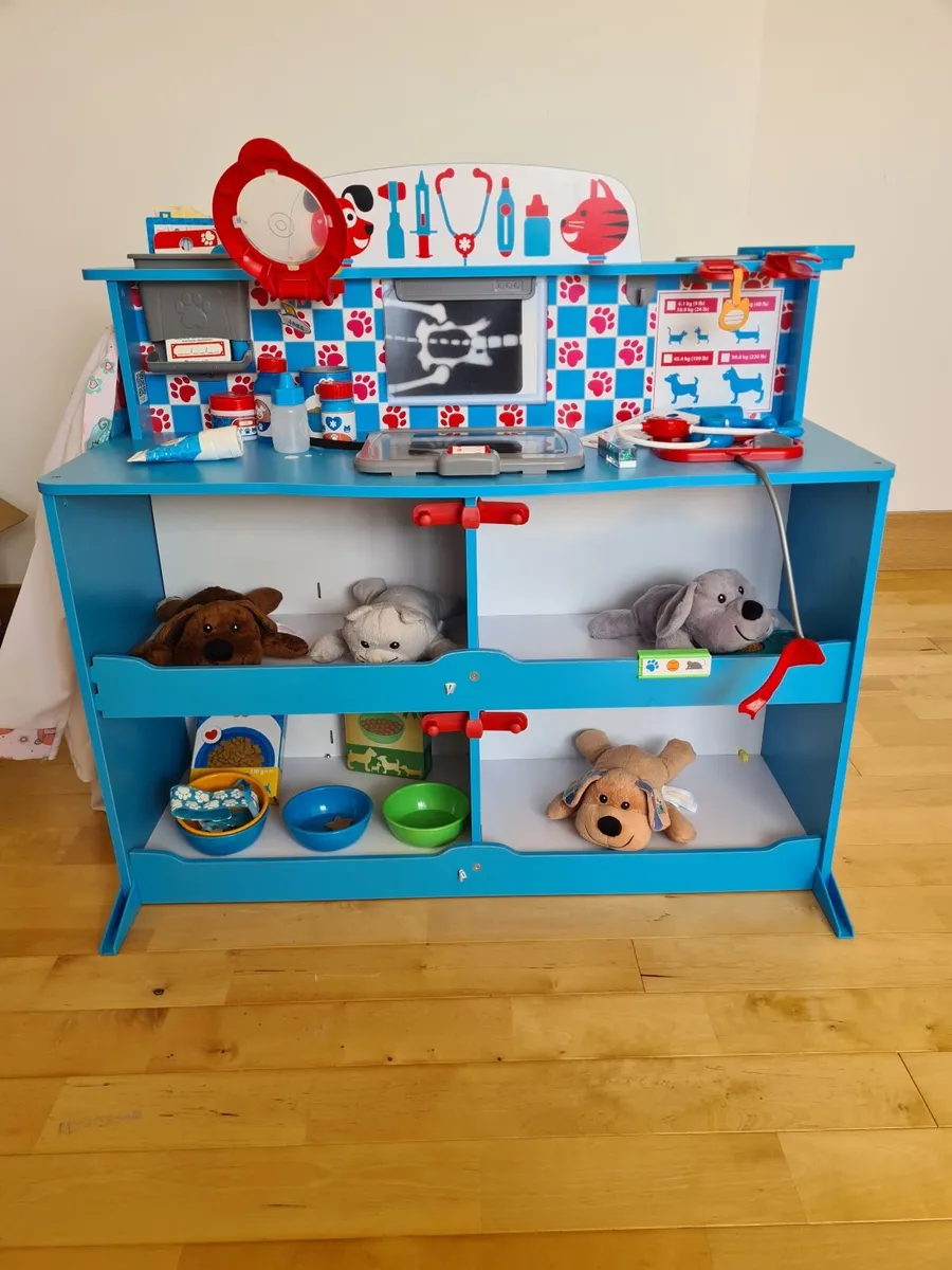 Mellisa and Doug Vet Centre - Image 2