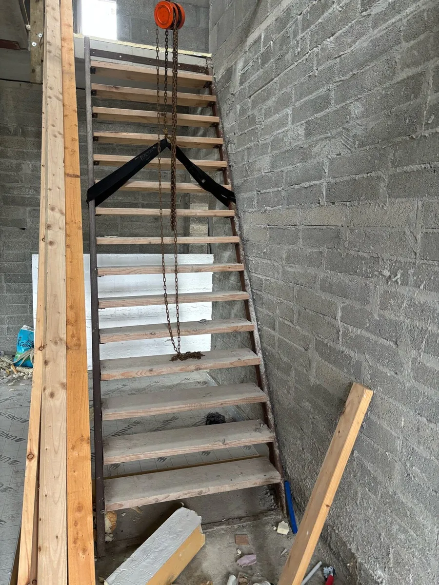 Building stairs - Image 1