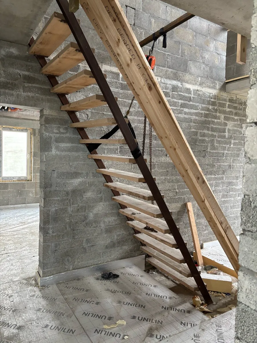 Building stairs - Image 2