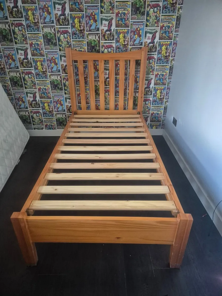 Single beds - Image 1