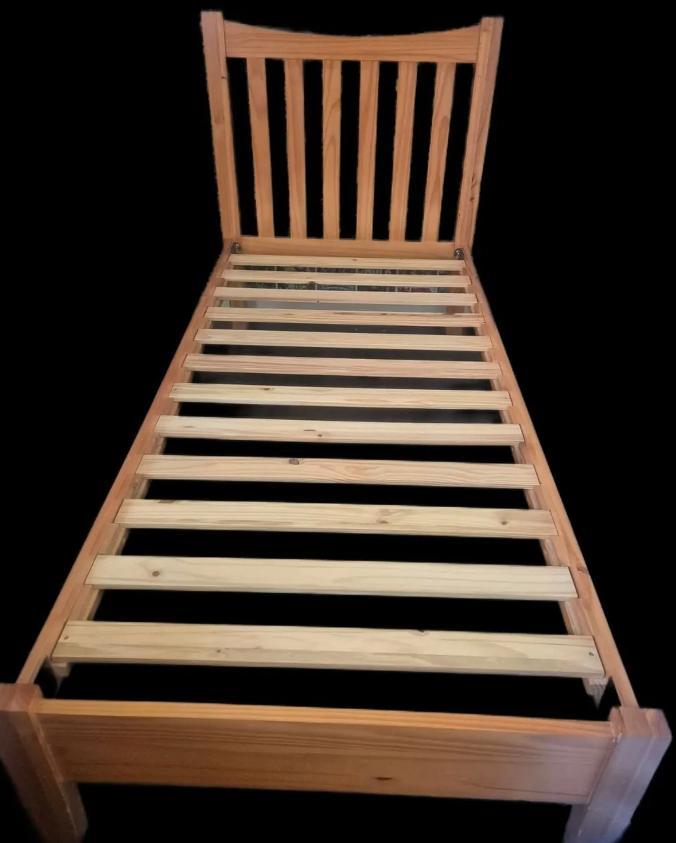 Single beds - Image 2