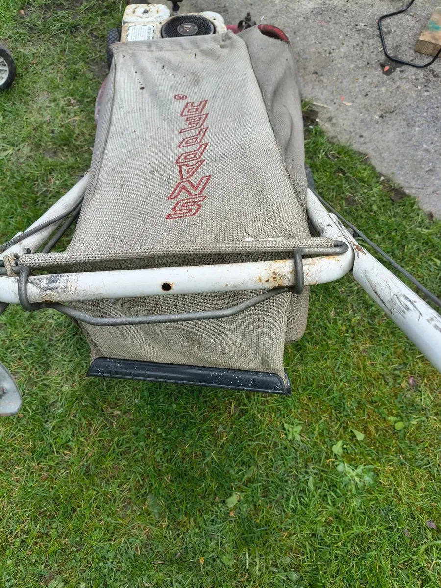 Vintage lawnmowers Snapper & Mountfield - Image 2