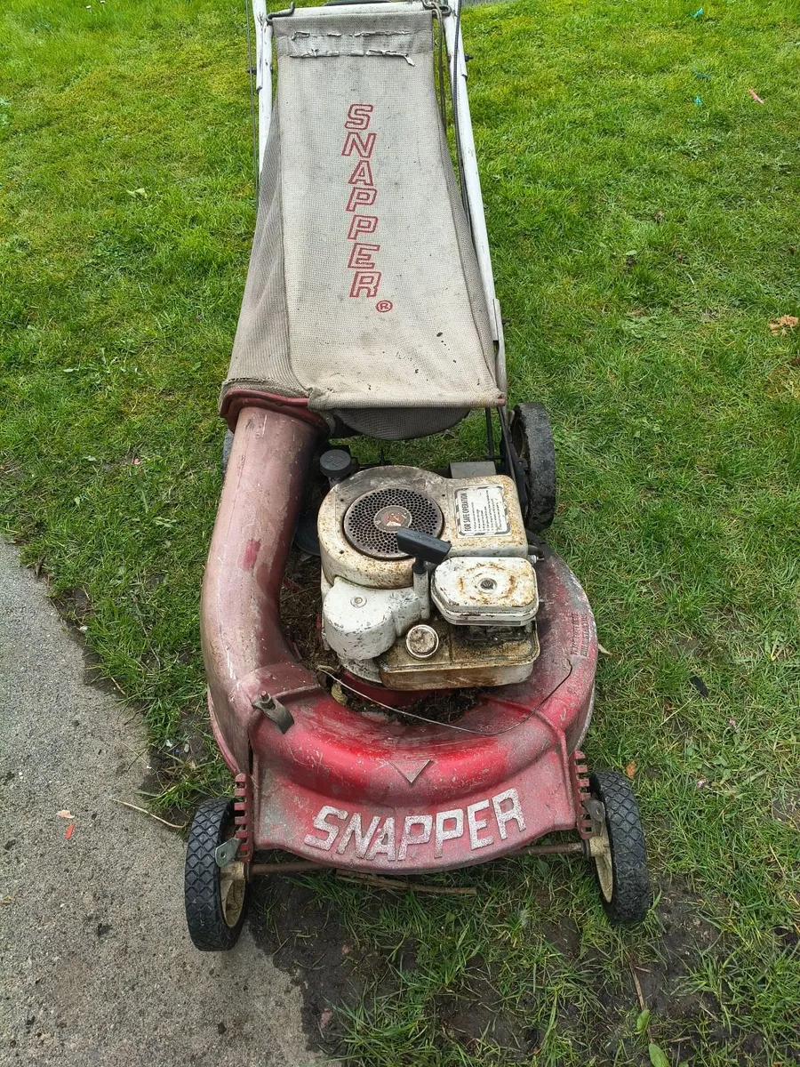 Vintage lawnmowers Snapper & Mountfield - Image 1