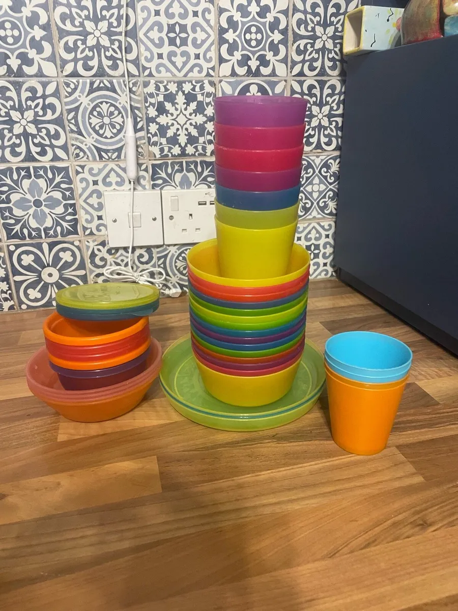 Free Plastic cups & plates