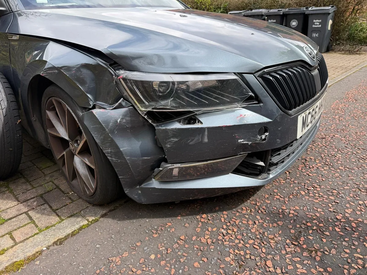 2017 Skoda Superb - Image 2