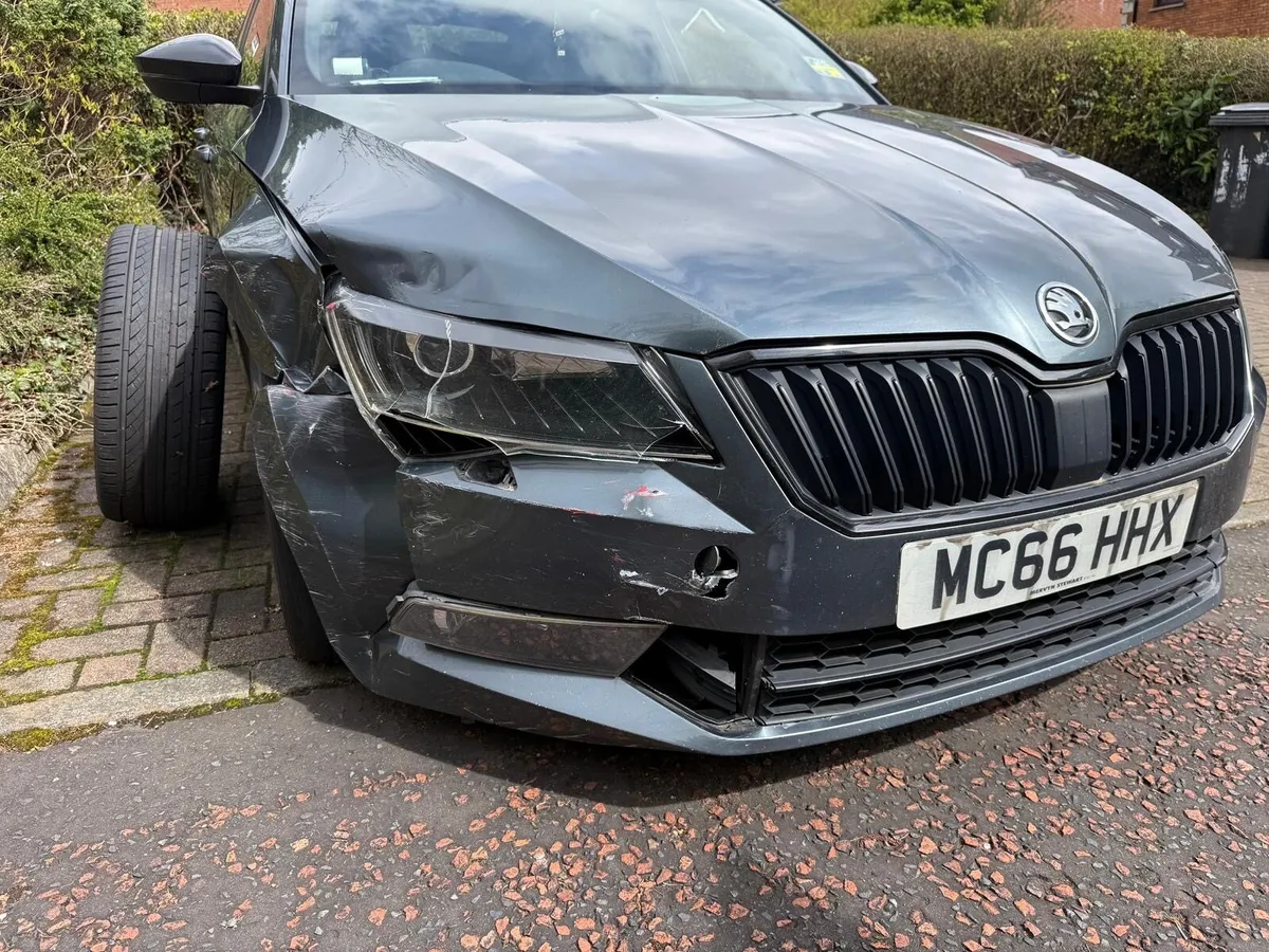 2017 Skoda Superb - Image 3