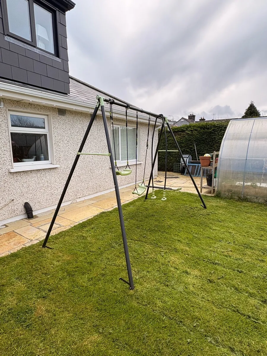 Swing set - Image 3