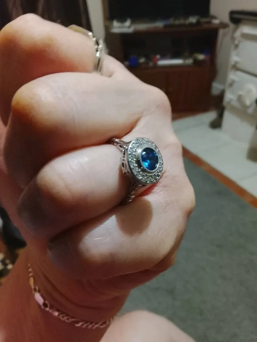 Silver Sparkling Saphire Diamond ring - Image 2