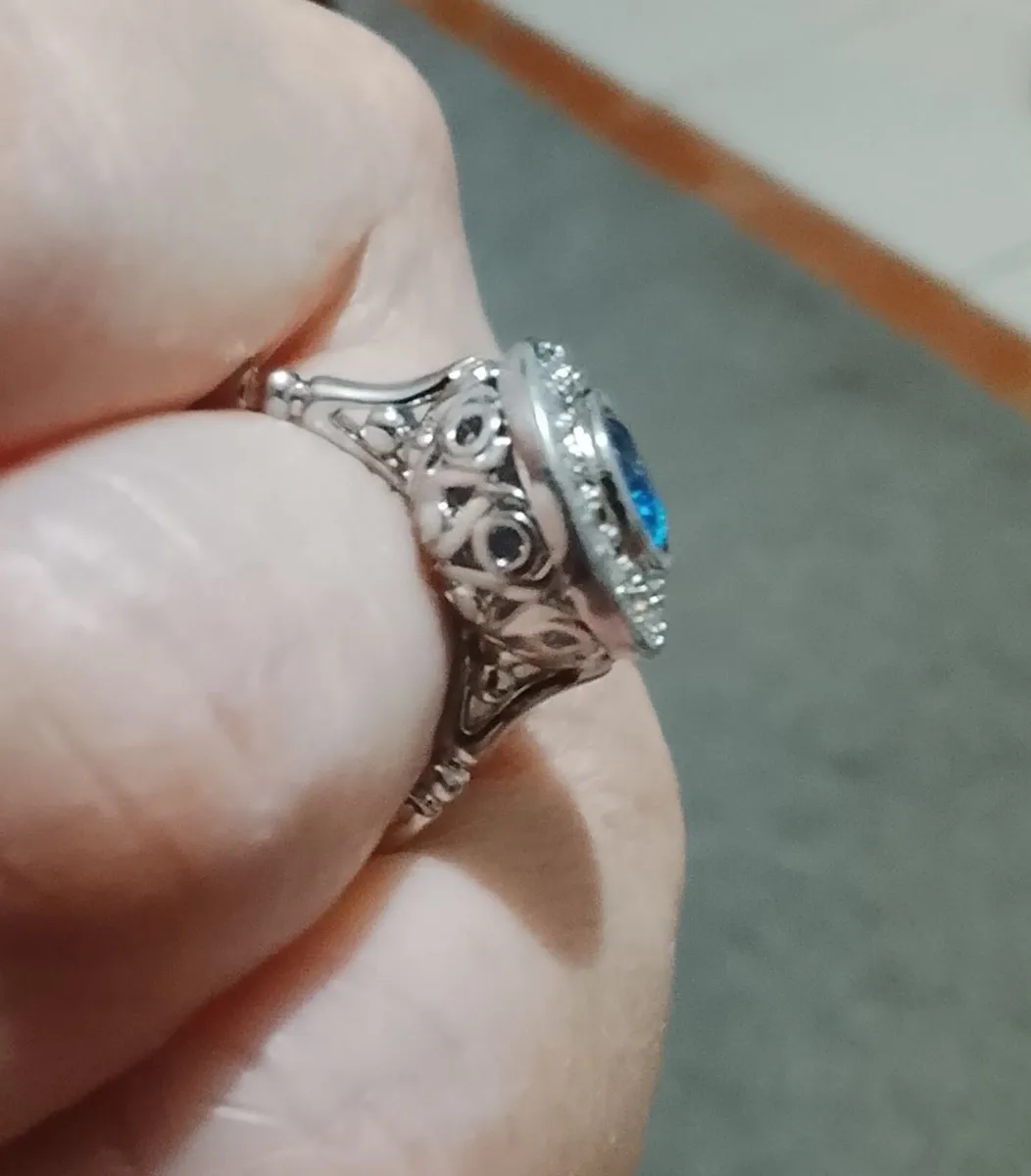 Silver Sparkling Saphire Diamond ring - Image 3