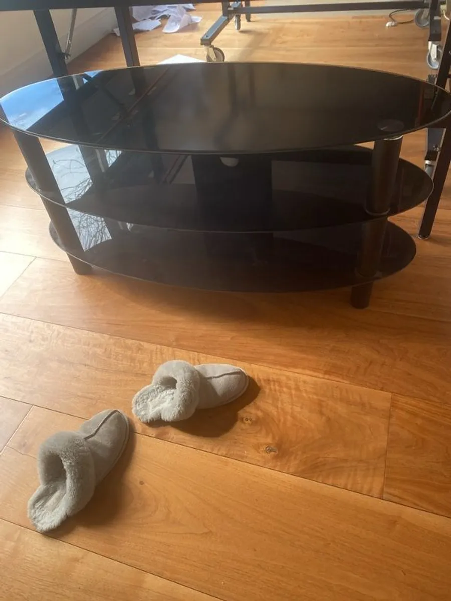 large glass. tv table - Image 1