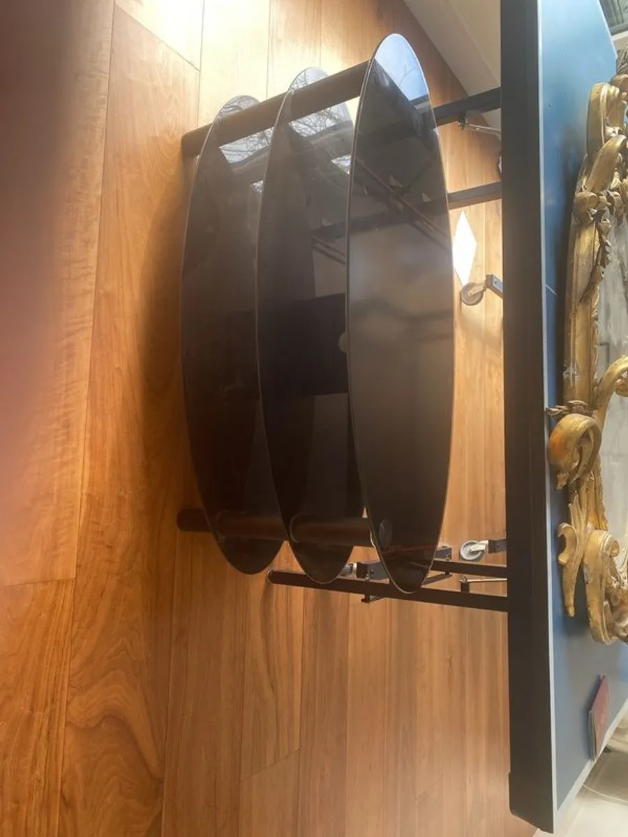 large glass. tv table - Image 3