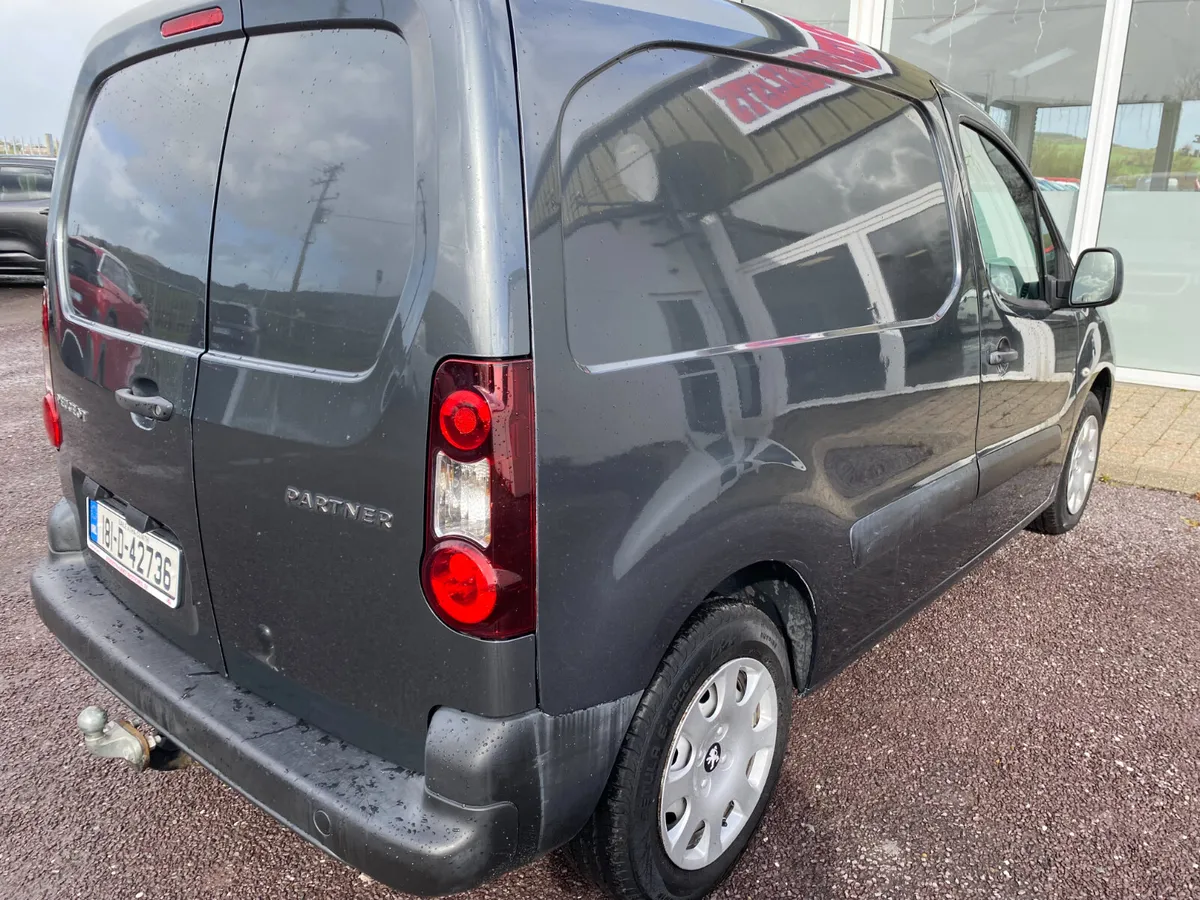 2018 Peugeot Partner ACTIVE 1.6 BLUE HDI 75 - Image 4