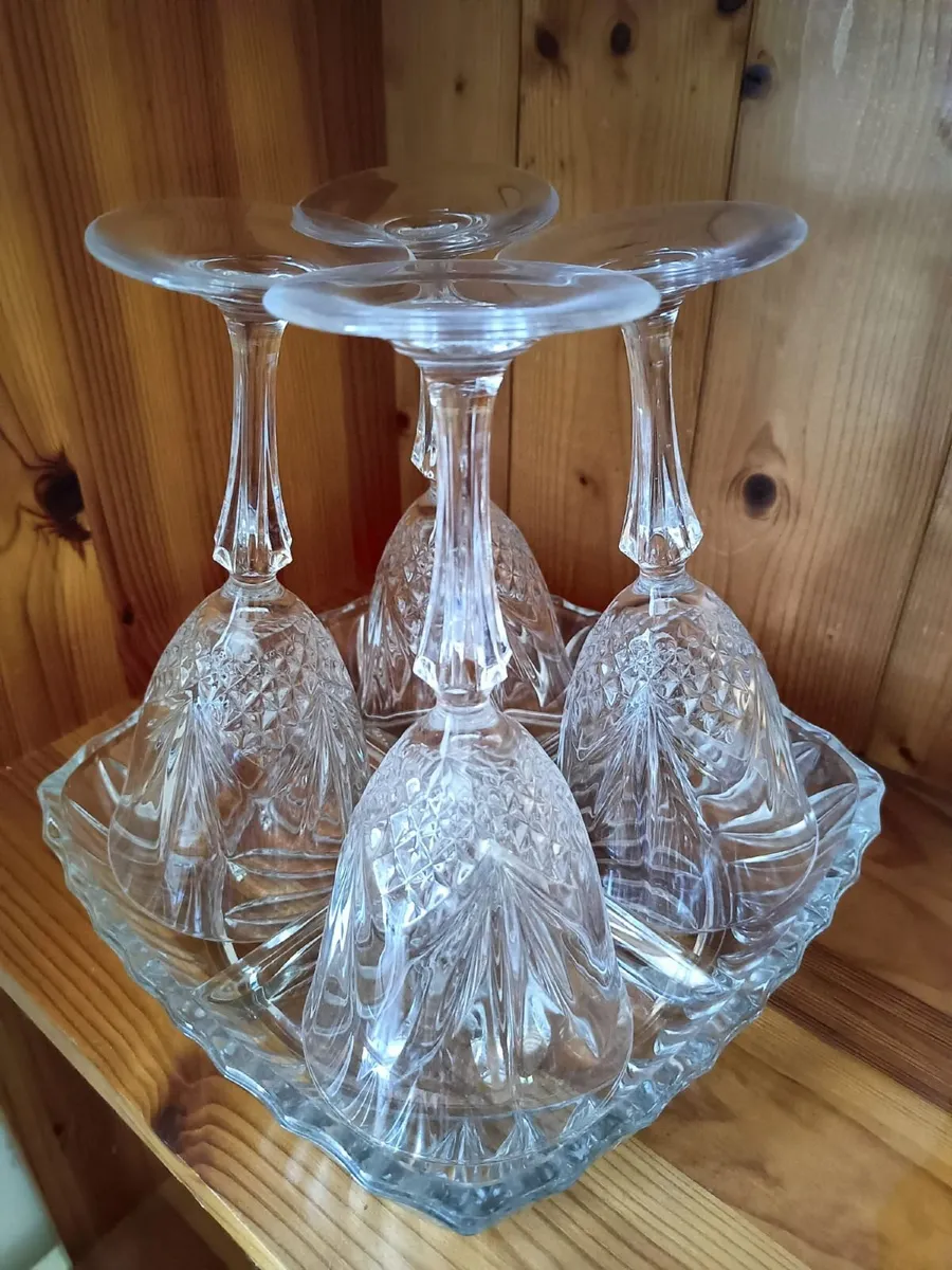 1 Dublin Crystal wine decanter with 4 glasses. - Image 2