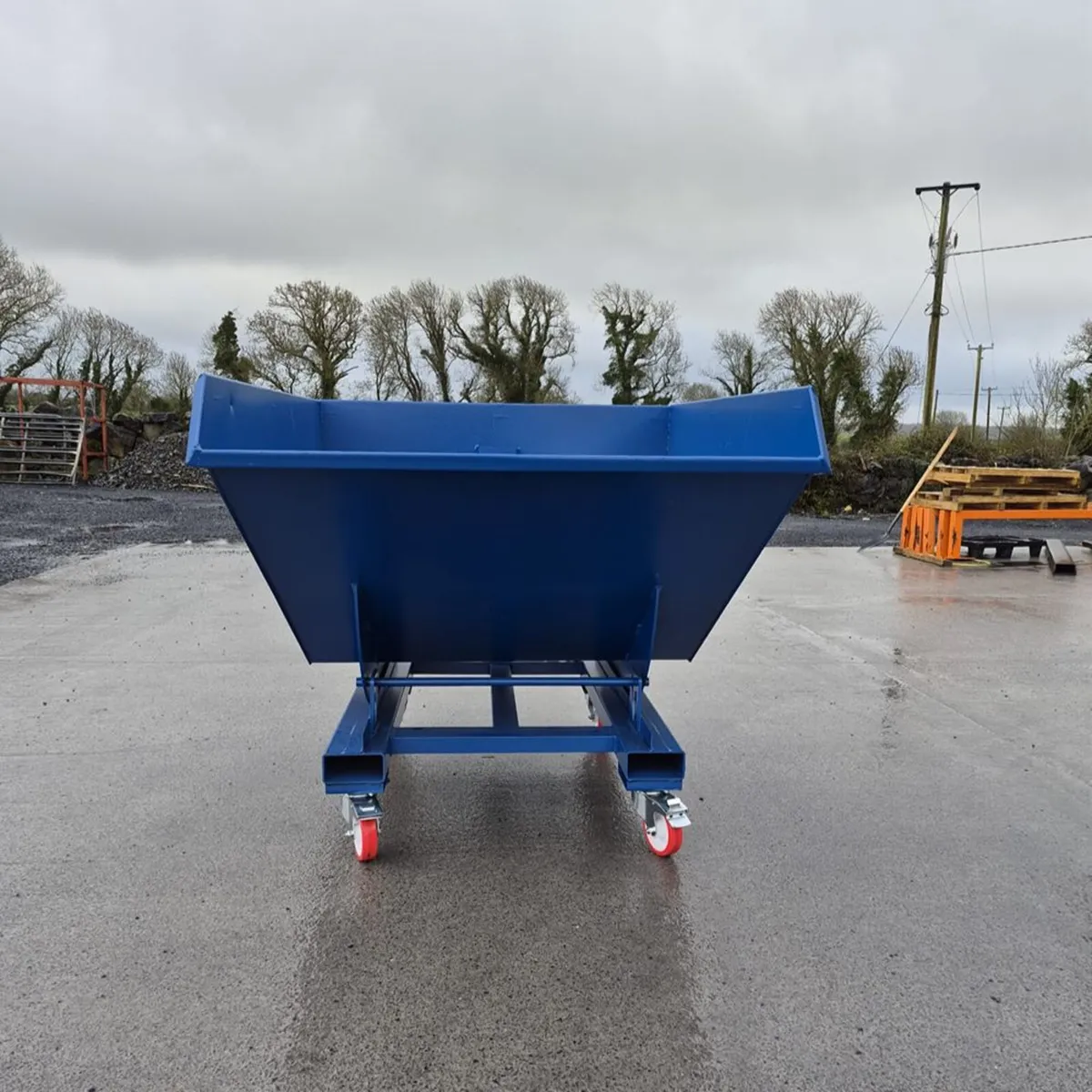 Tipping Skips With Castors - Image 3