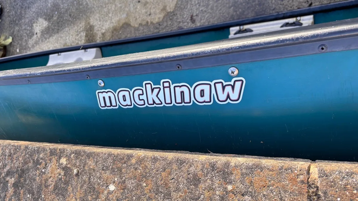 Three person canadian canoe & accessories - Image 2