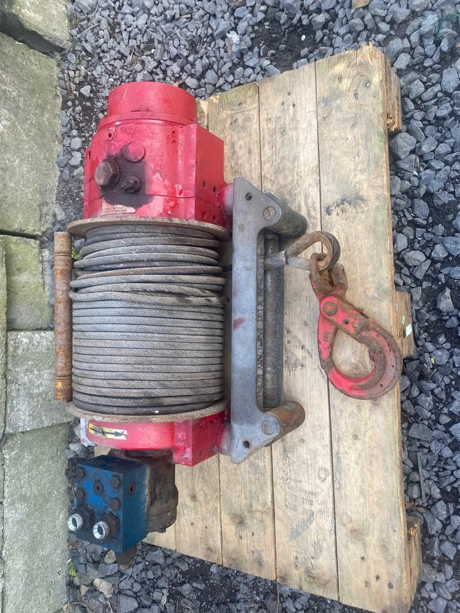 Superwinch Hydraulic winch - Image 1