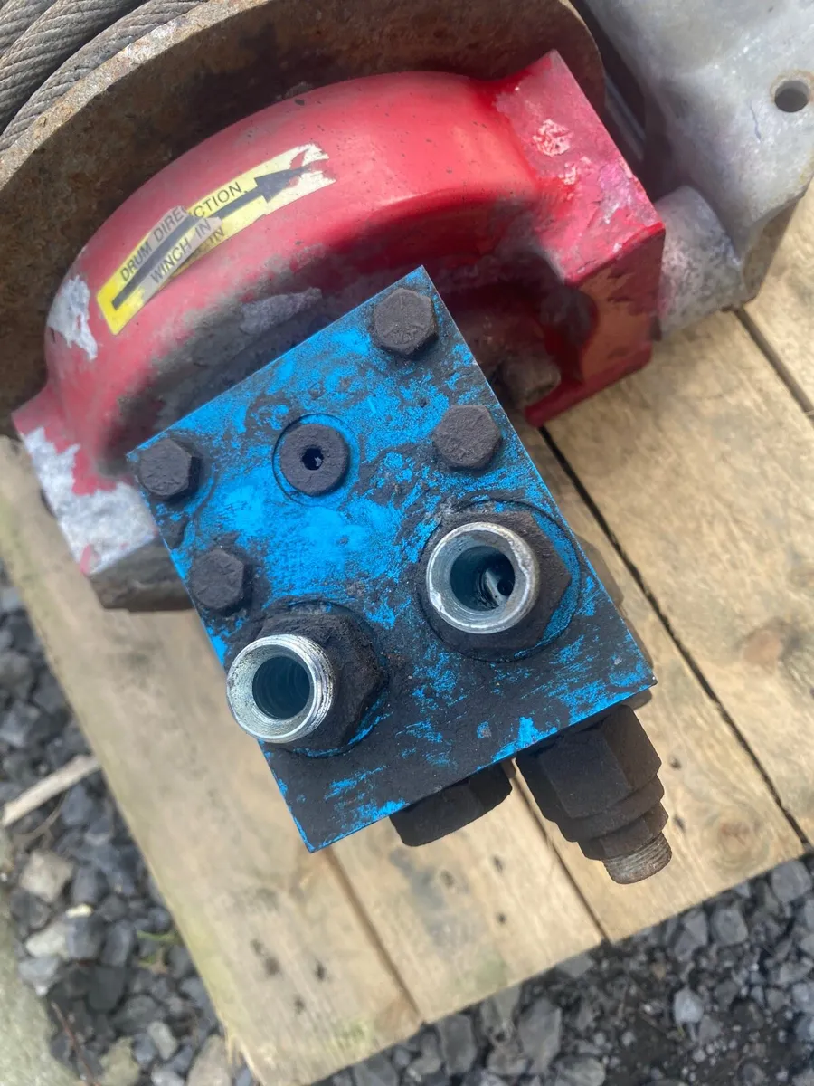 Superwinch Hydraulic winch - Image 2