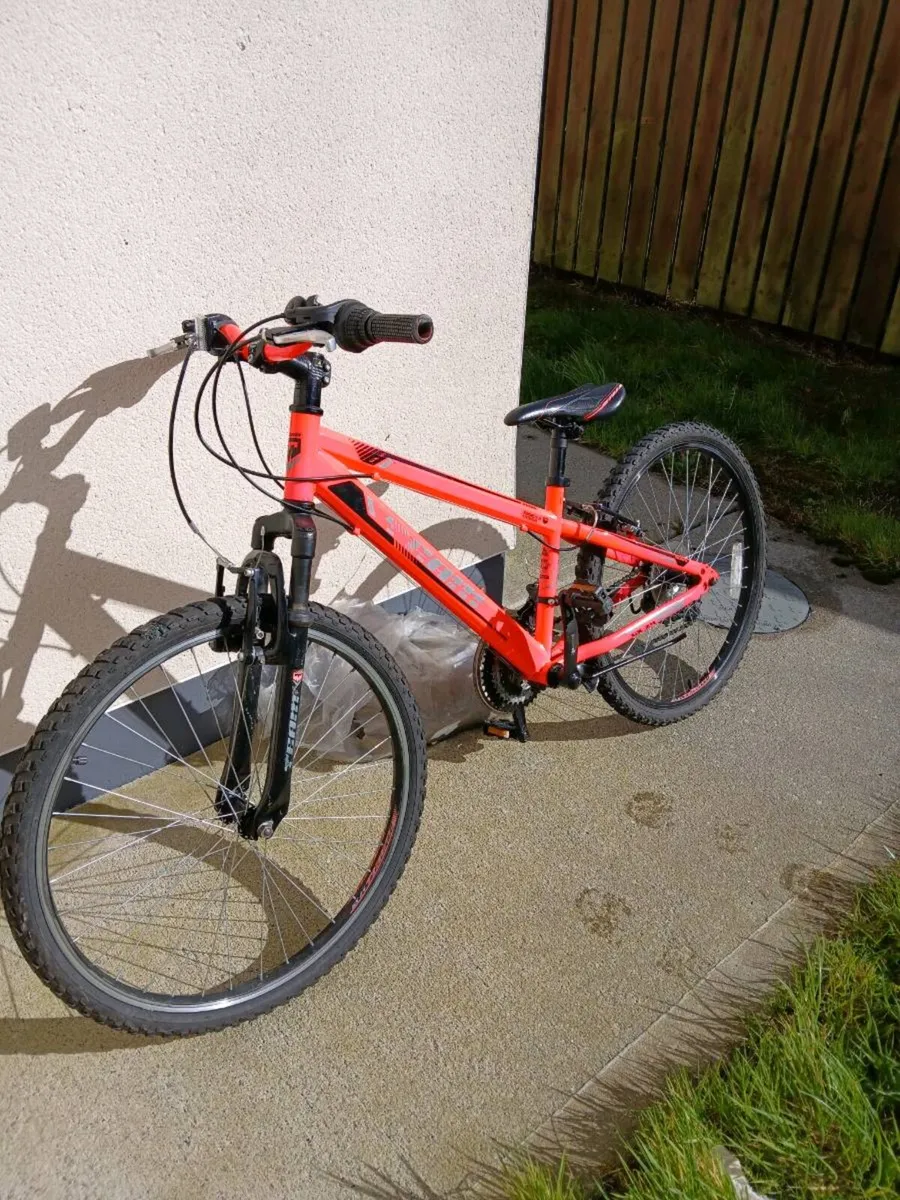 Girls bike - Image 1