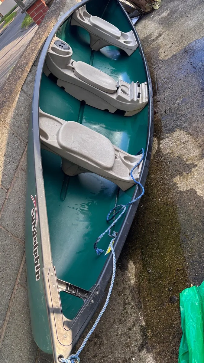 Three person canadian canoe & accessories - Image 1