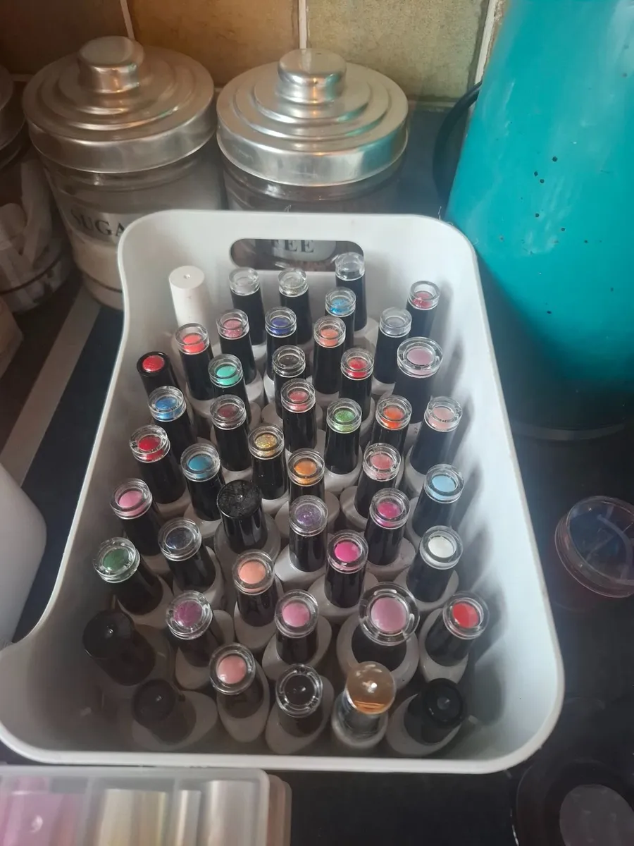 Gel nail and acrylic equipment - Image 2