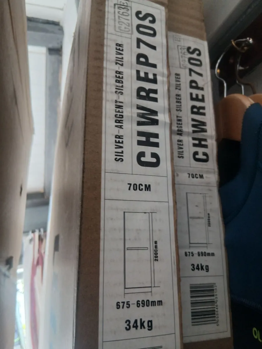 New 1200 x 700 Shower tray and 700mm screen/end pa - Image 2