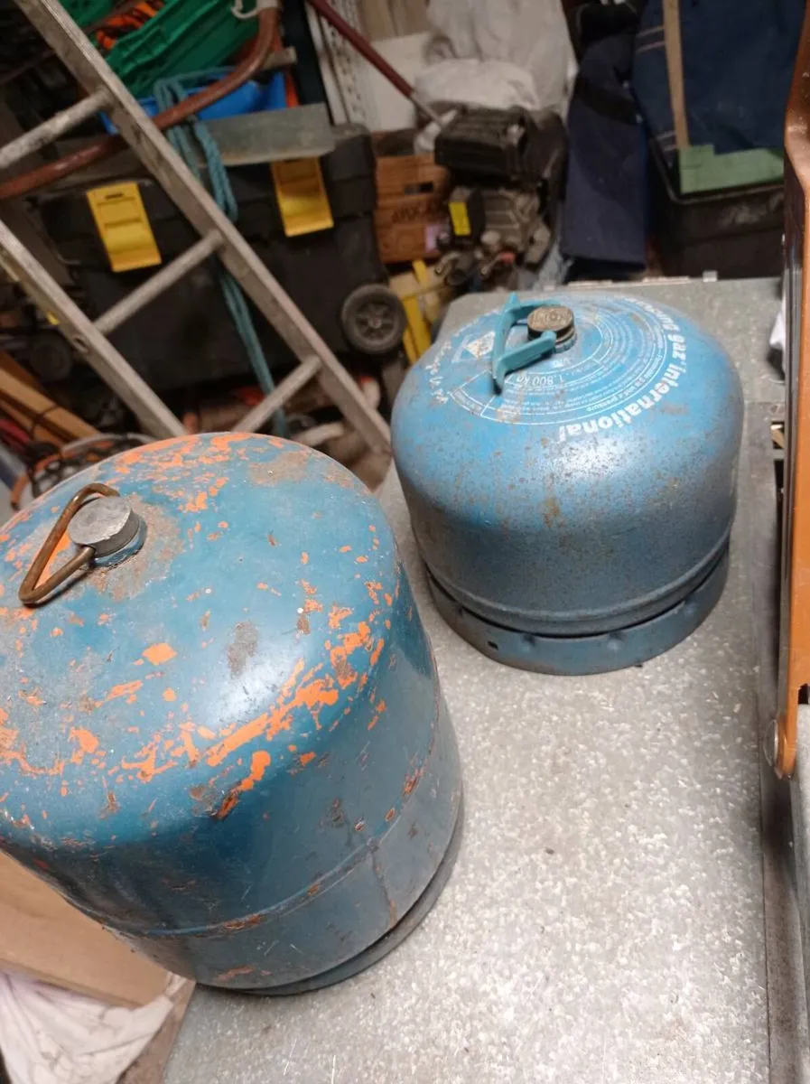 Camping gas cylinder 904