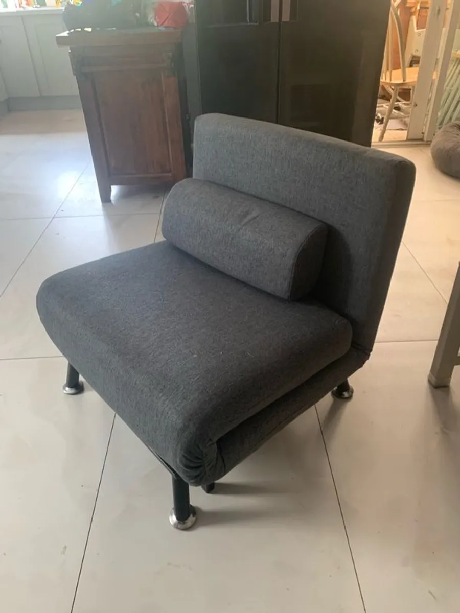 Foldable bed - Image 1