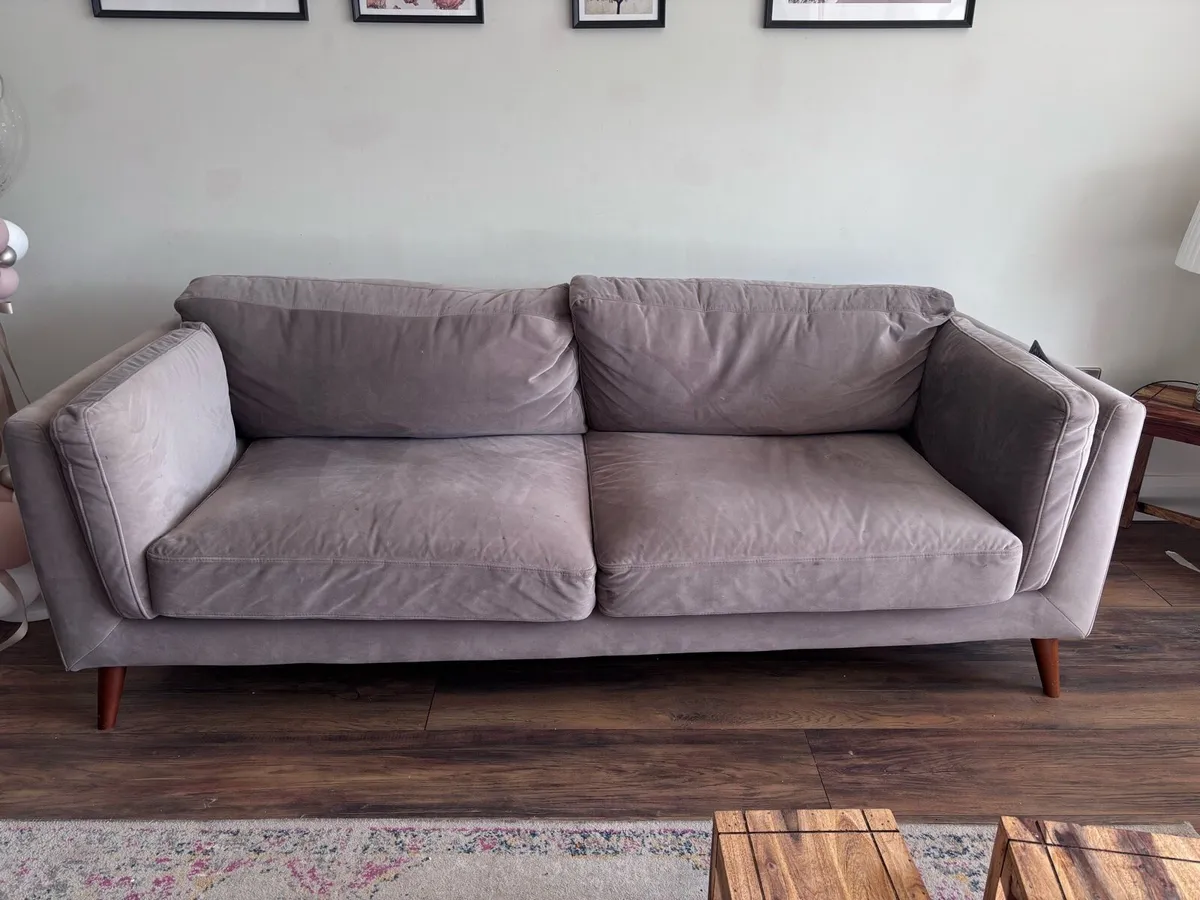 Stylish velvet sofa - Image 2