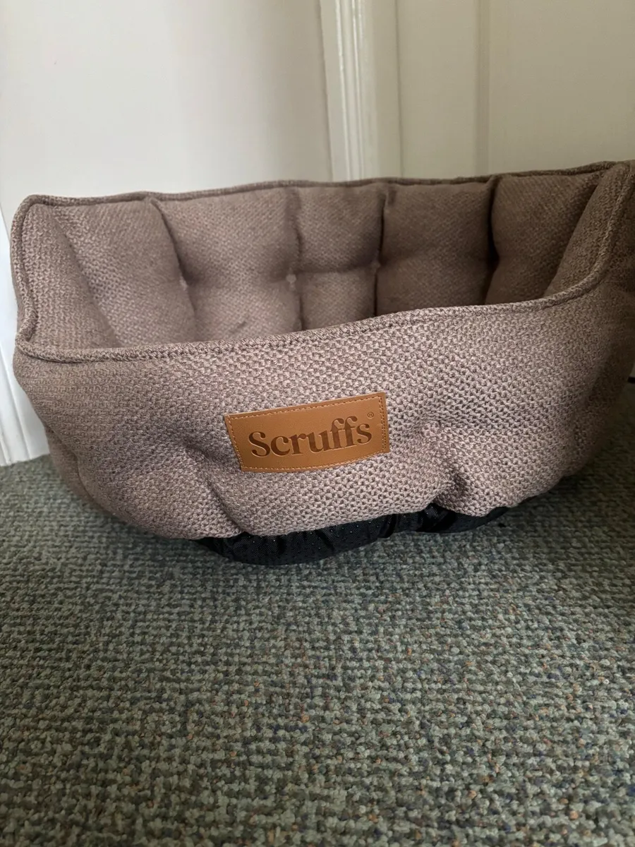 Cat bed & scratch post - Image 2