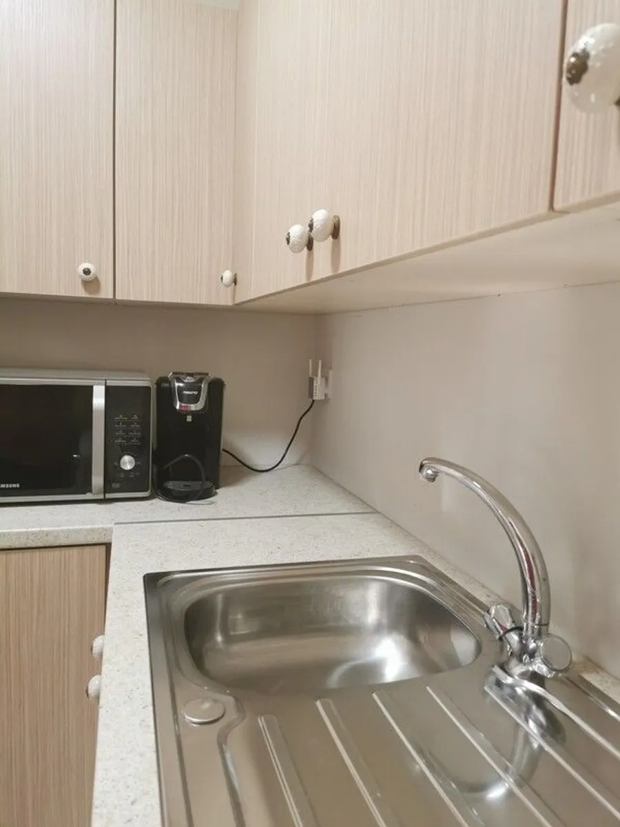 Utility room cabinets - Image 2