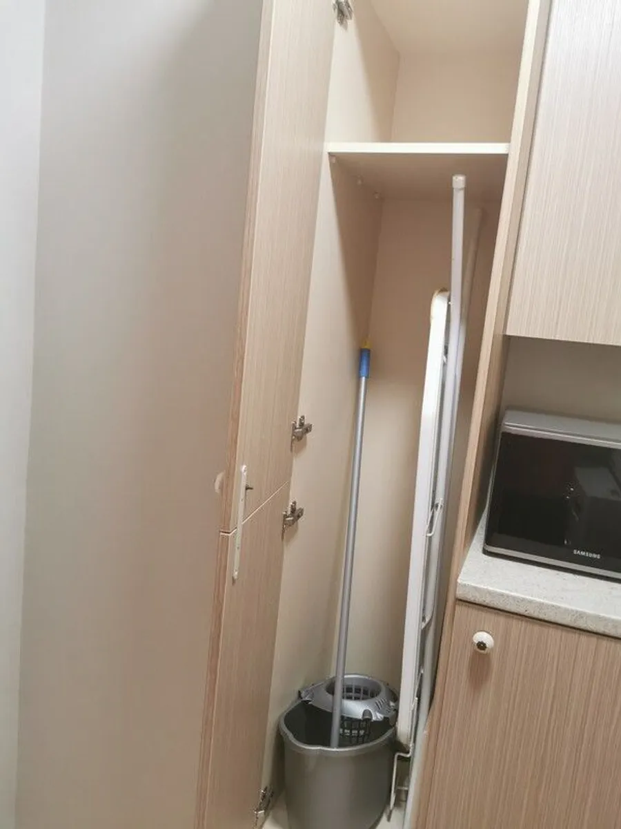 Utility room cabinets - Image 4