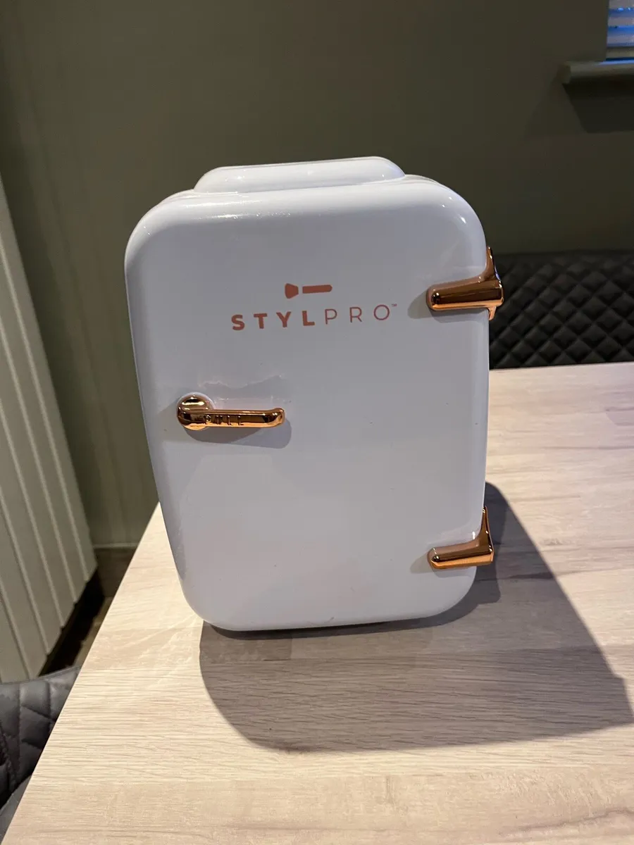 Stylpro Beauty Fridge - 4 Litre - Image 1