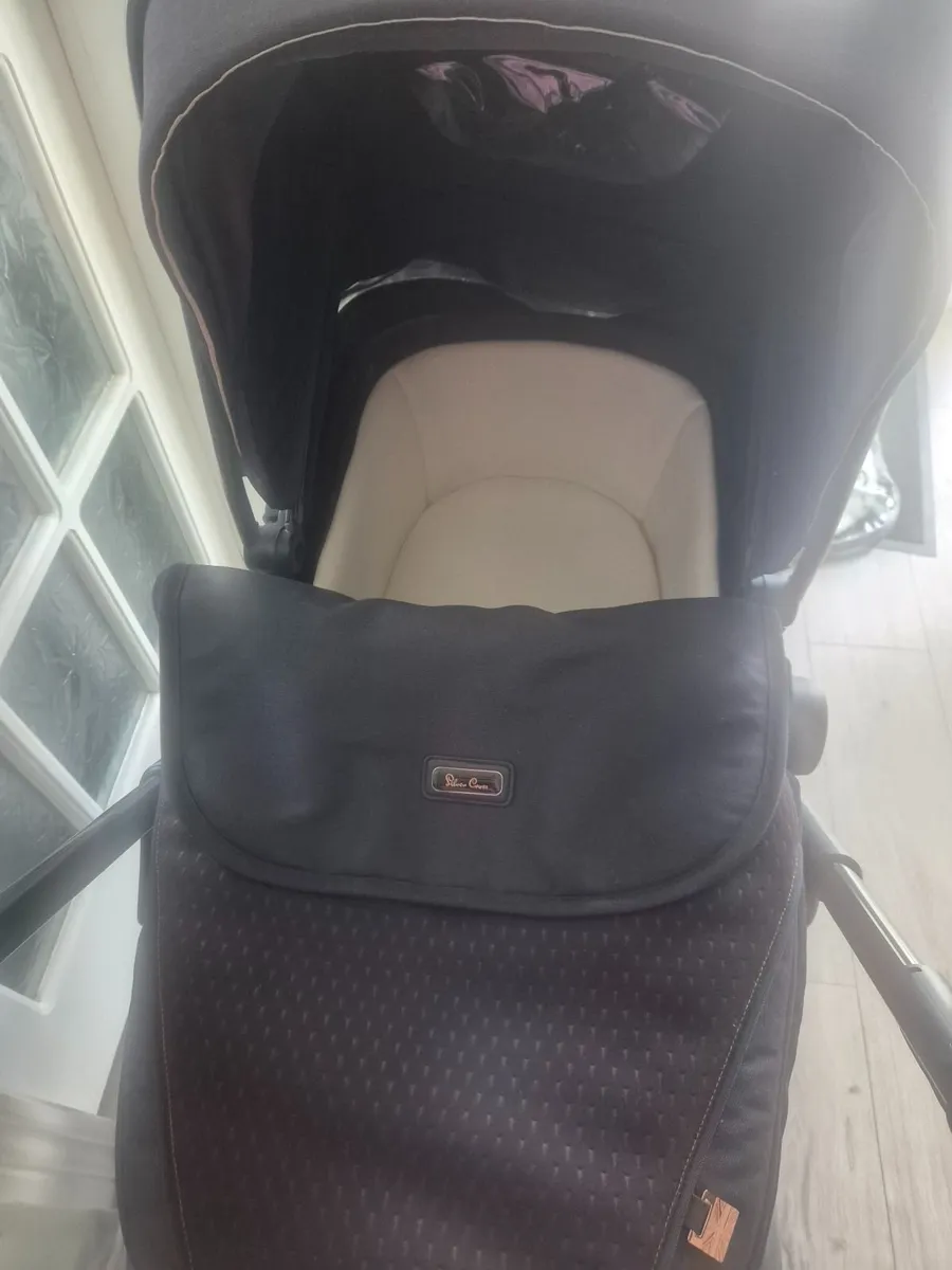 Silver Cross Pram - Image 2
