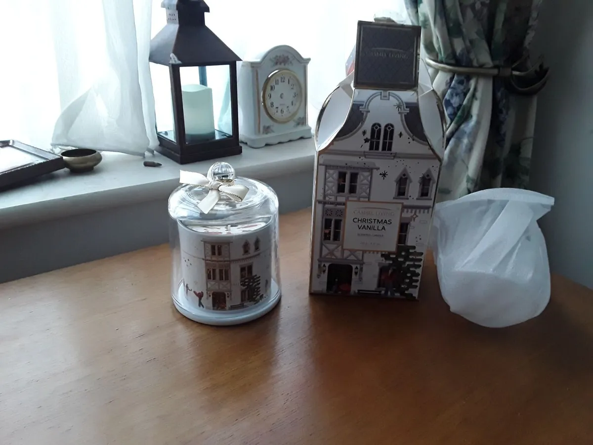 Lovely unwanted vanilla scented candle - Image 3