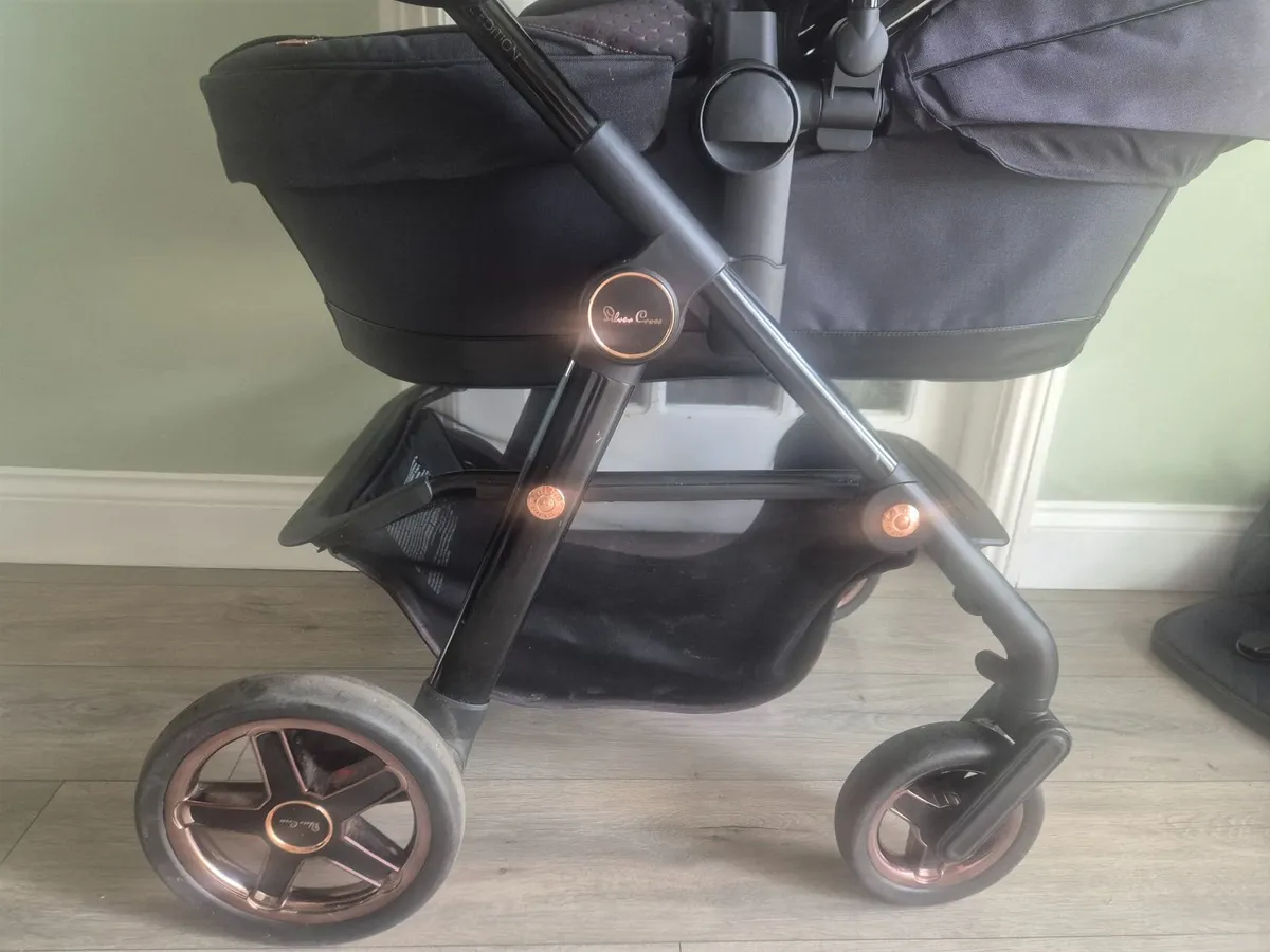 Silver Cross Pram - Image 3