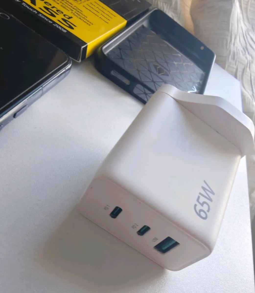 Unlocked Pixel 8 Pro + charger, cases, box + more - Image 2