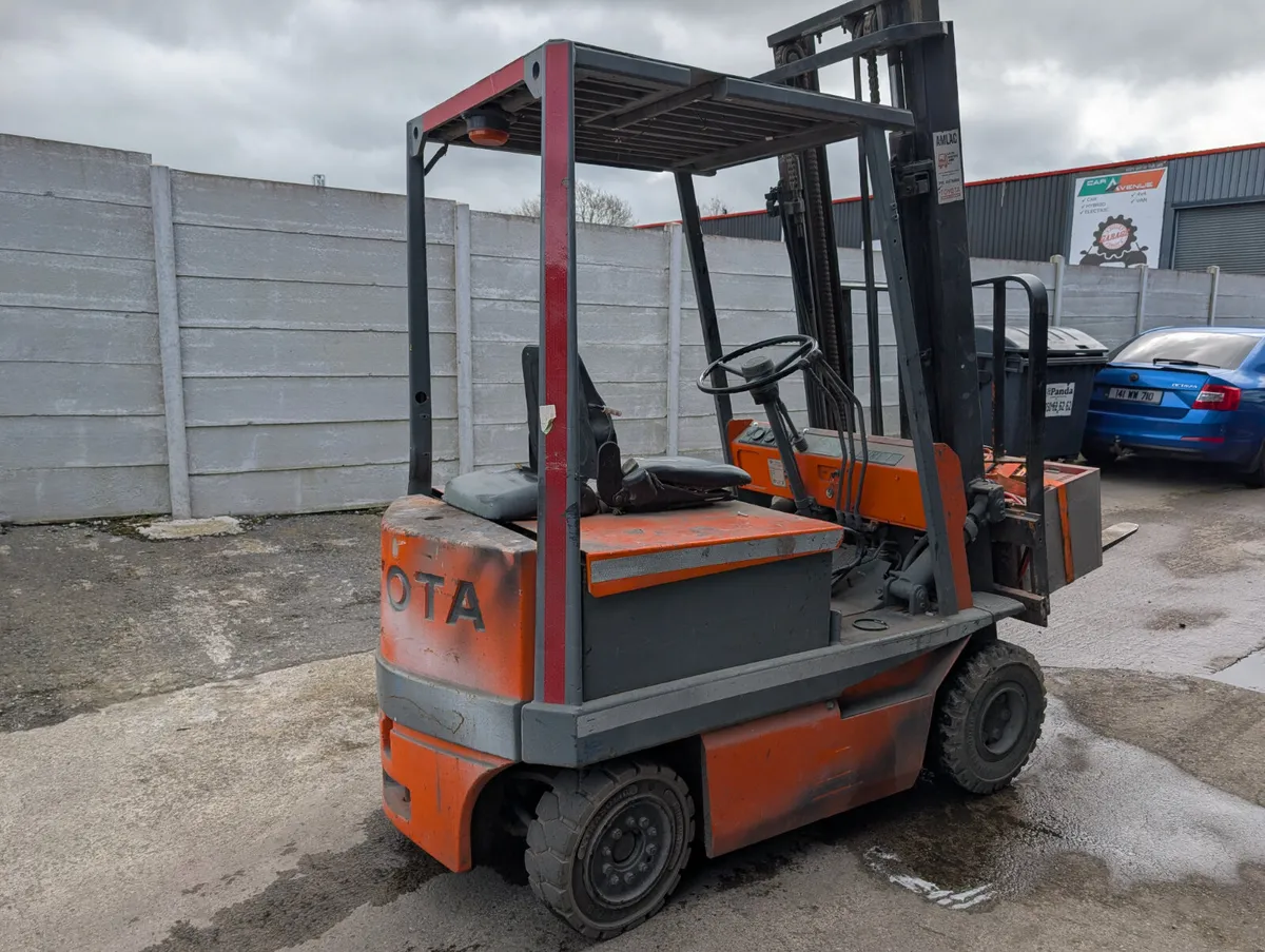 Toyota electric forklift - Image 2