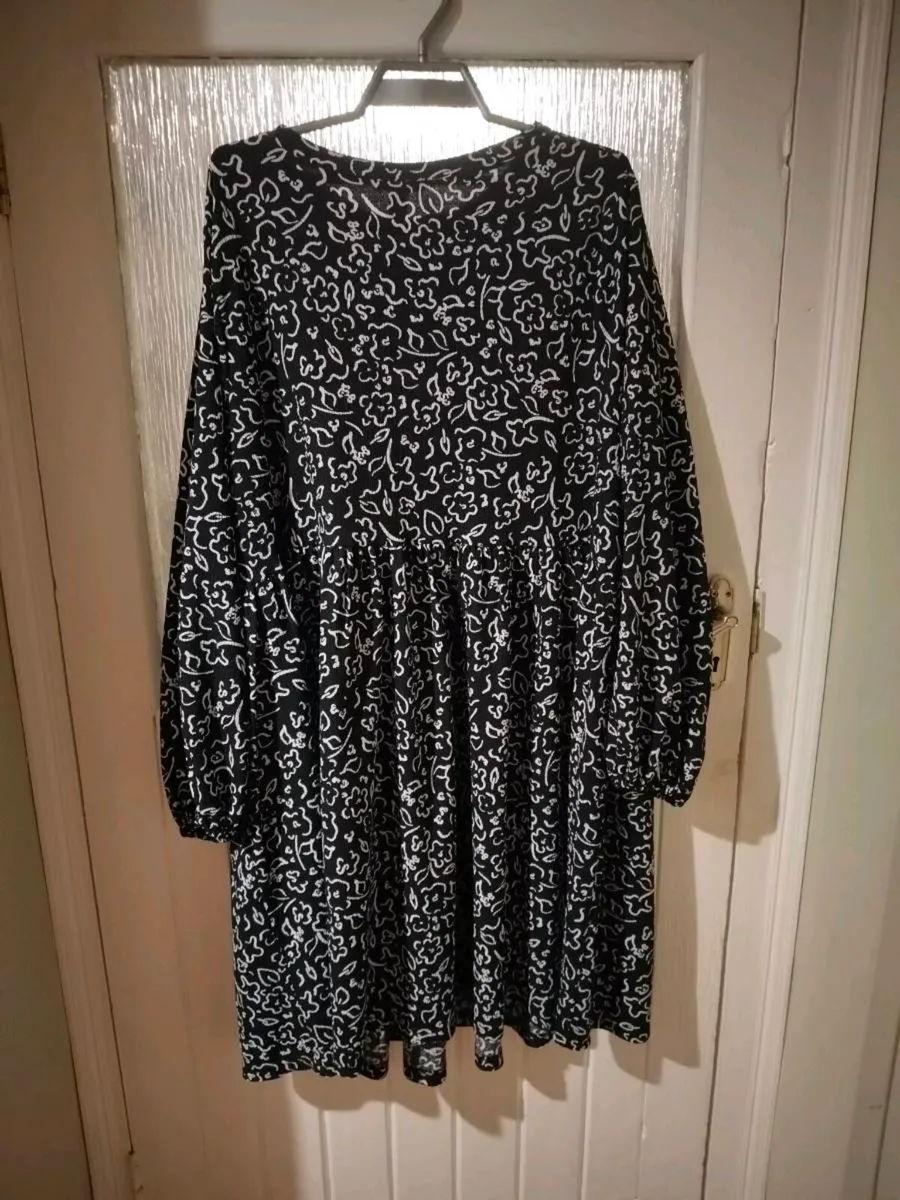 New look Curves Black squiggle dress.
New never wo - Image 1