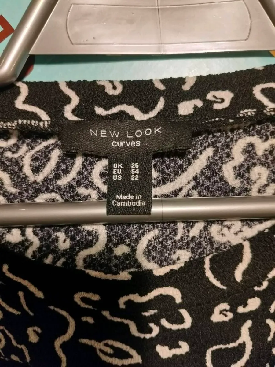 New look Curves Black squiggle dress.
New never wo - Image 3