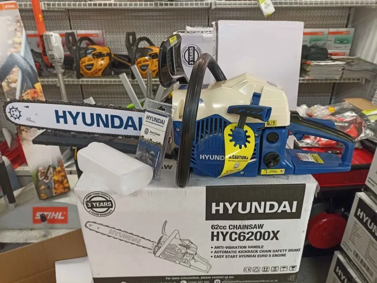 HYUNDAI 62CC PETROL CHAINSAW FOR SALE - Image 1
