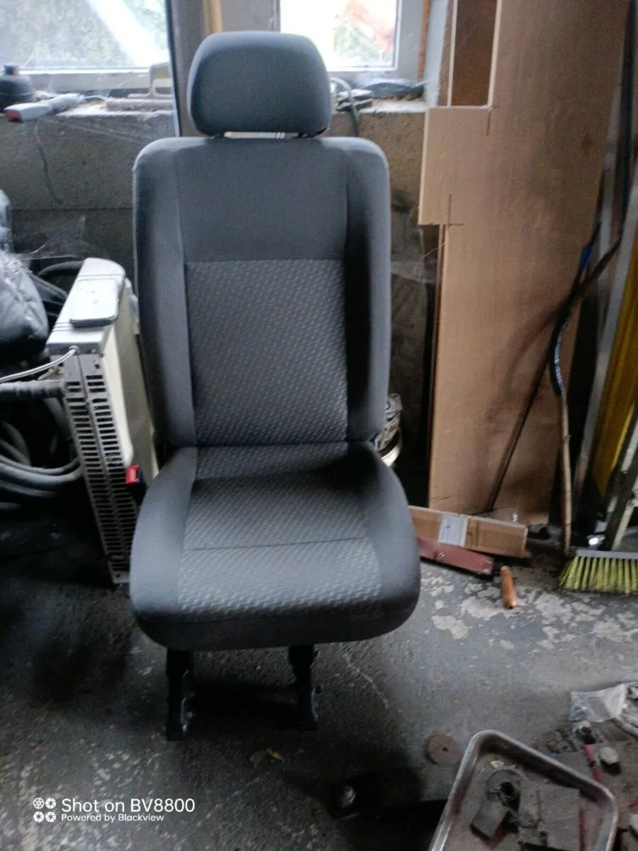 Volkswagen Transporter  drive shaft seats engine - Image 4